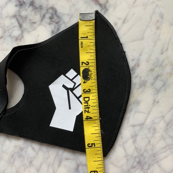 Black Lives Matter Face Mask Face Covering - Picture 10 of 11